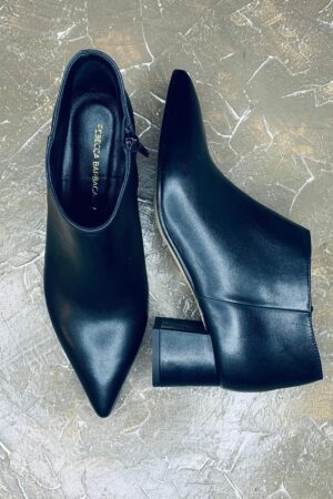 stivaletti neri con tacco