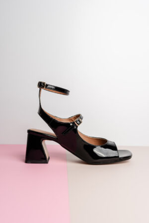 Sandali neri vernice